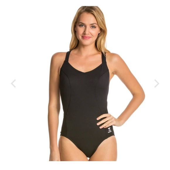 TYR Women’s Solid Halter Controlfit swimsuit size 12 - Picture 3 of 7